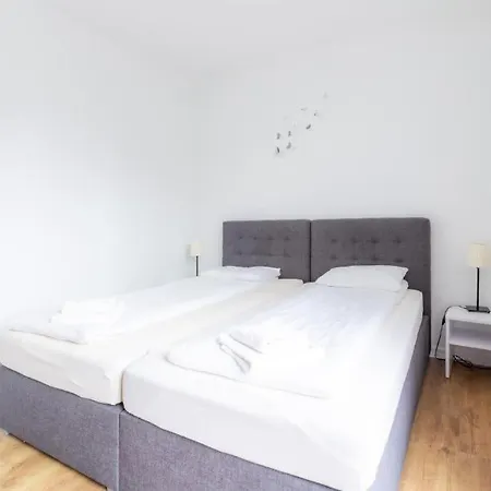 Cozy Victus Walk To The Pier By Renters Apartment